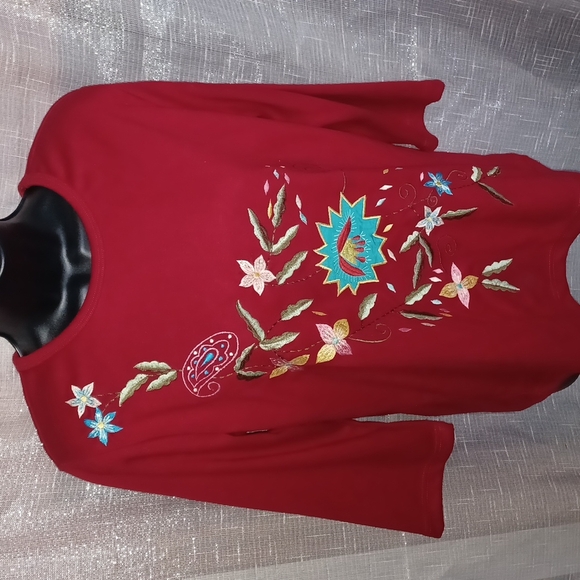 Alex Kim Tops - Vintage Alex Kim Red Embroidered Floral 3/4 sleeve, Size PM